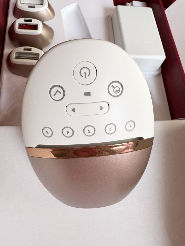 По договаряне-ЧИСТО НОВ Philips Lumea IPL Hair Removal 9900 BRI973/00