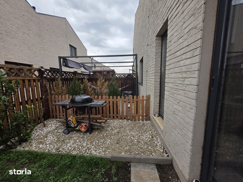 Frumusani, complex Liziera de Lac, vila partial mobilata si utilata