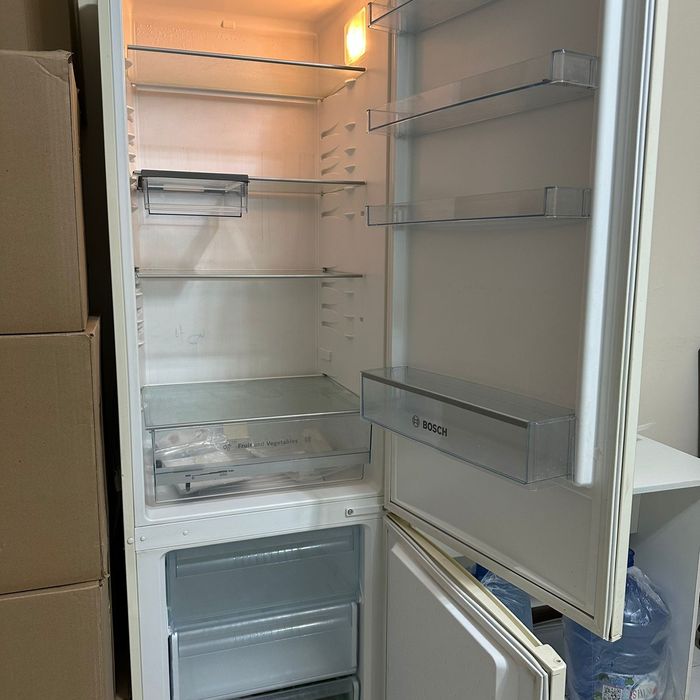 BOSH холодильник с морозильной камерой
