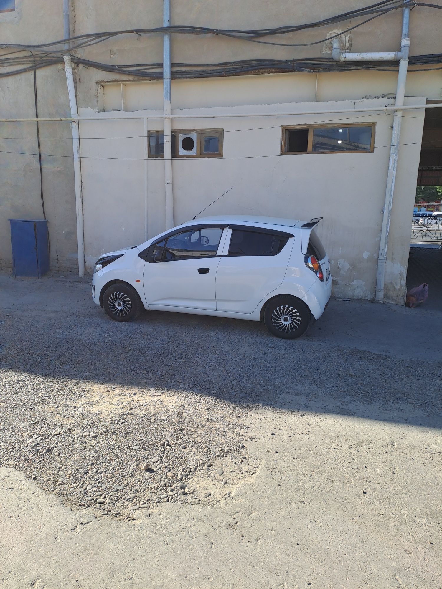 Spark vikupga beriladi