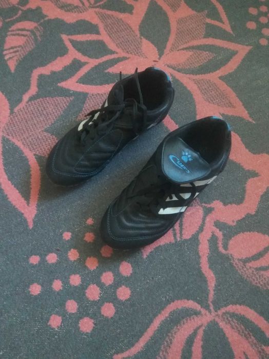 Бутсы футбольные 37 р-р