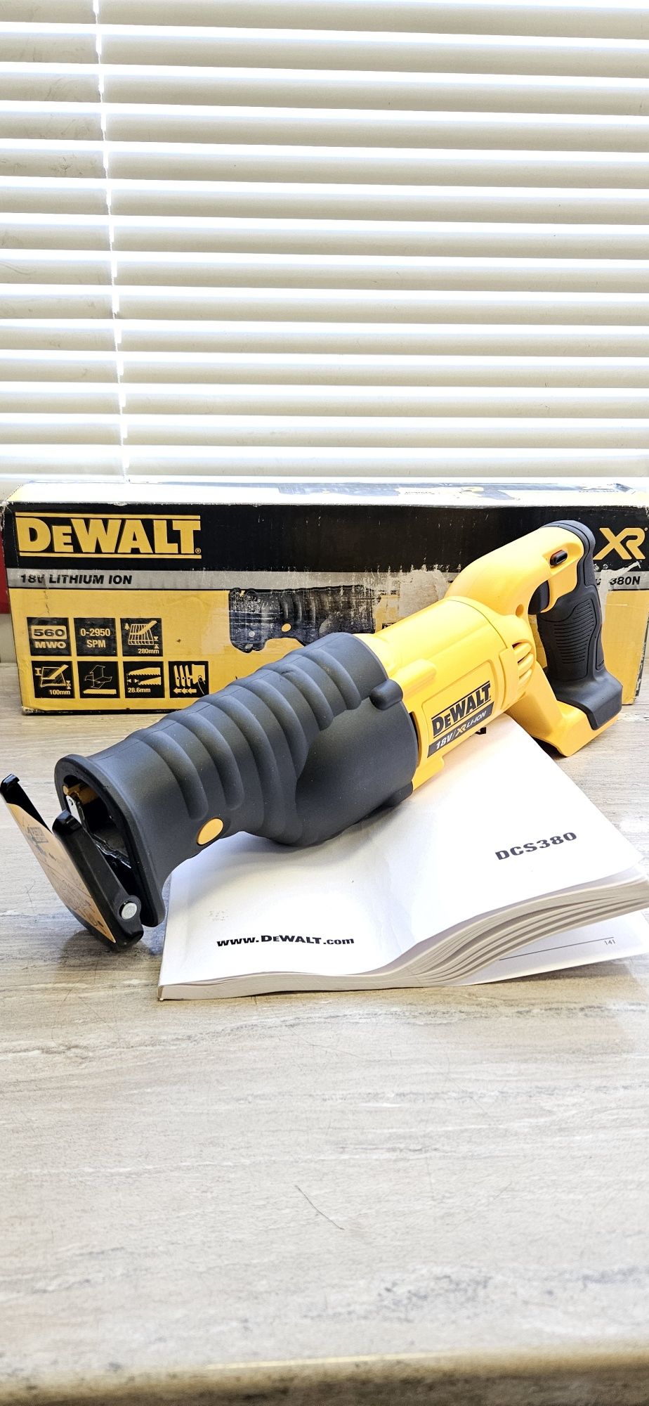 Dewalt Саблен трион DCS380