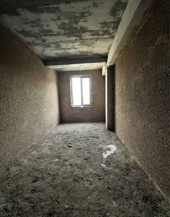 Продаётся 2-комнатная квартира (коробка)