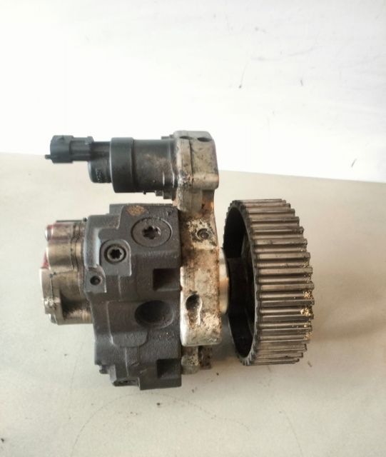 Pompa  inalta presiune 8200108225 Renault Laguna a 2-a generatie seri