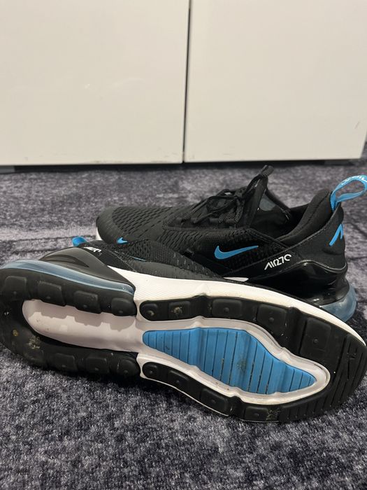 Adidasi Nike Air max 270