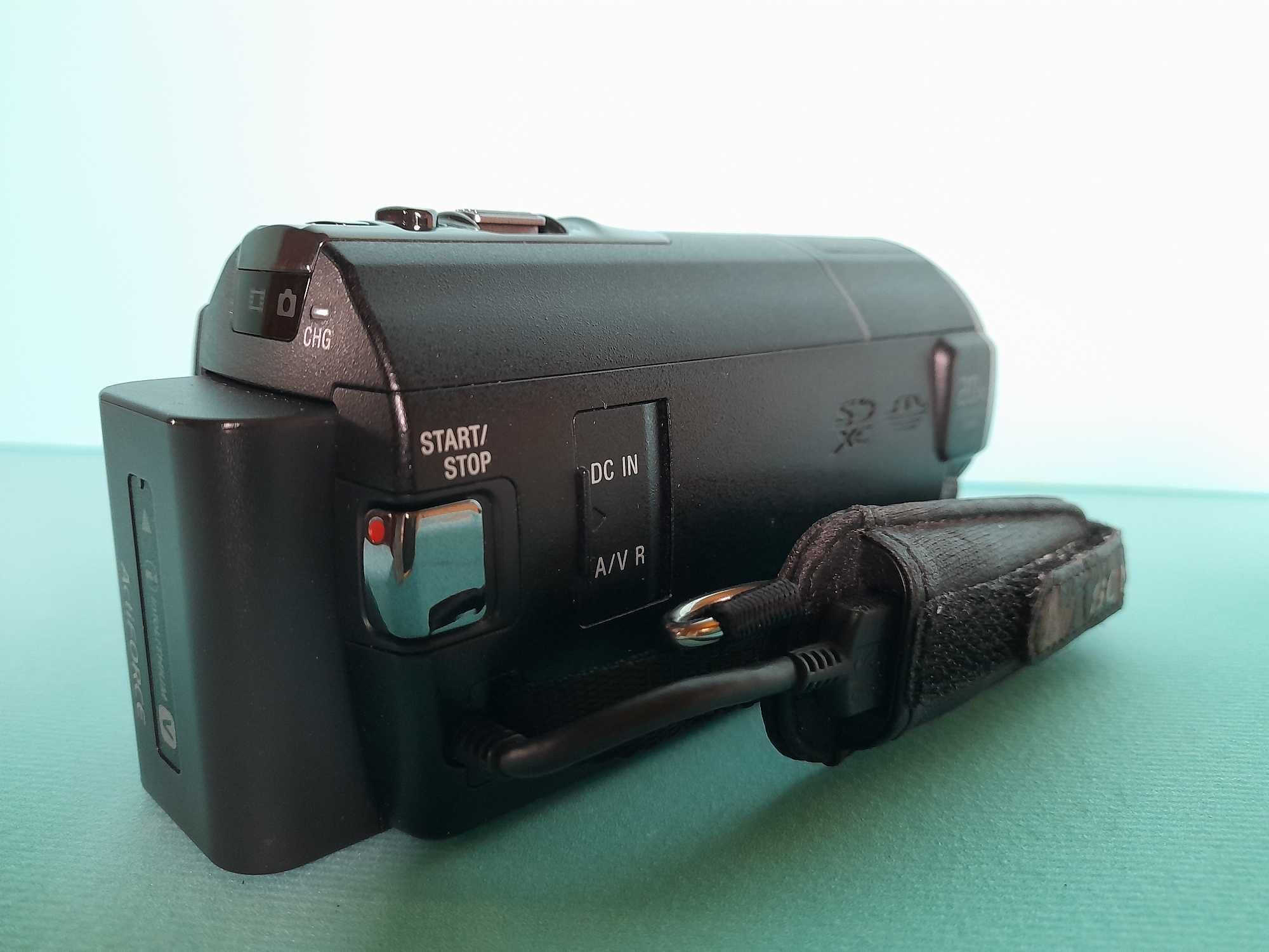 Продавам видеокамера Sony HDR CX570E