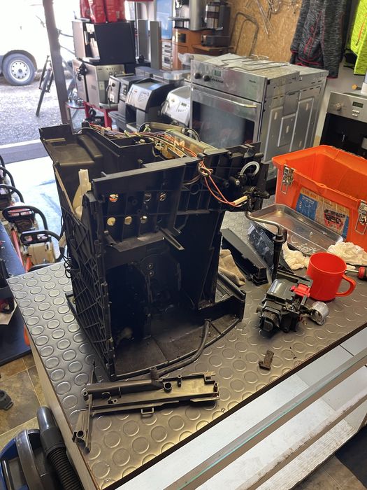 Сервиз за Кафеавтомати и Кафемашини Saeco | Philips | Jura | Delonghi