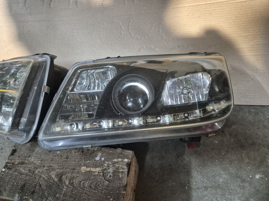 Фарове Фолксваген Бора ляв десен фар VW Bora