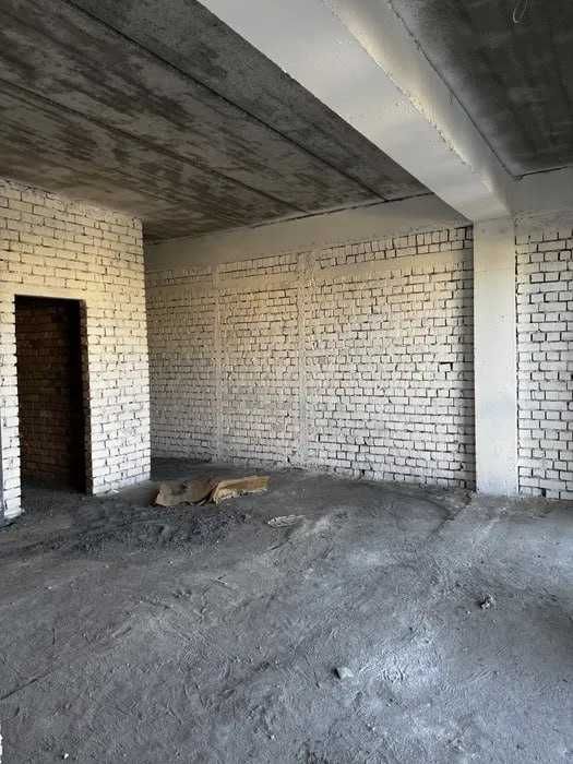 3-комнатная квартира в Ц-5, в кирпичном доме Площадь: 117.77 м²;