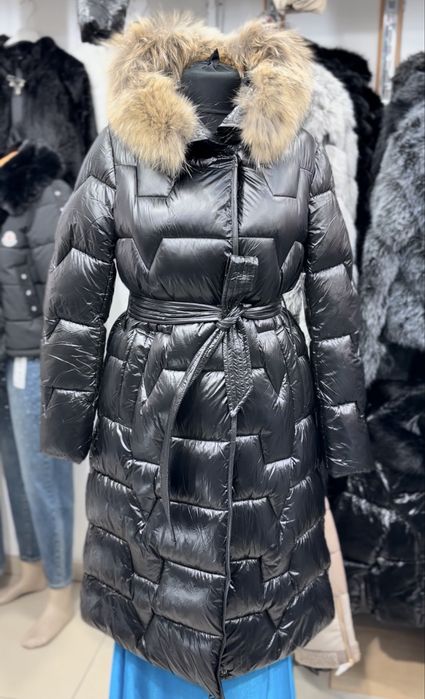 Geaca lunga lucioasa cu blana detasabila