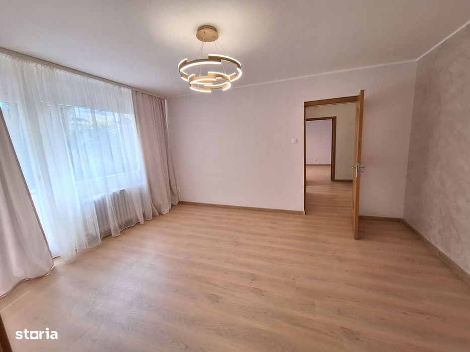 Apartement complet renovat! 3 camere etaj 3, zona Cornisa-Bacau