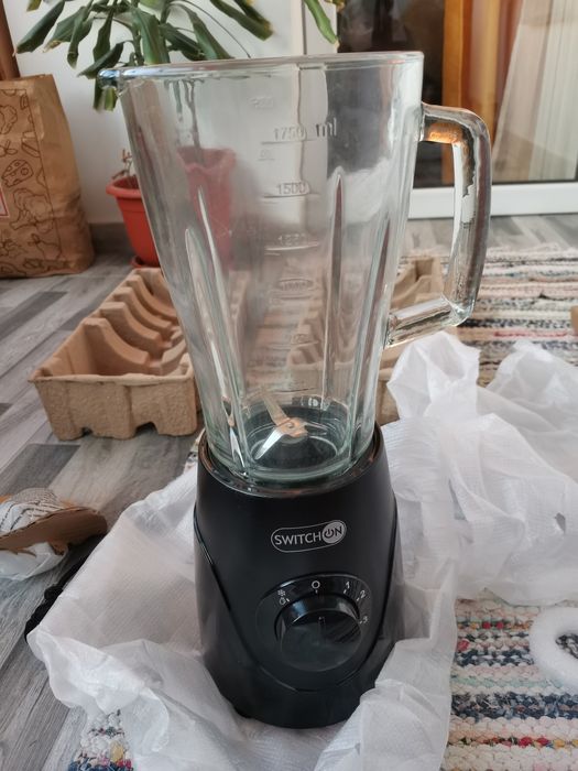 Vând blender Switch On - 550W 1750ml.