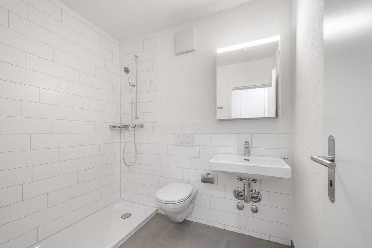 Дава се под наем Едностаен апартамент в София, Център - 45 кв.м за 331.5 € - Снимка #2