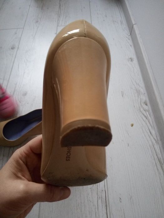 Pantofi nude de lac, marimea 37