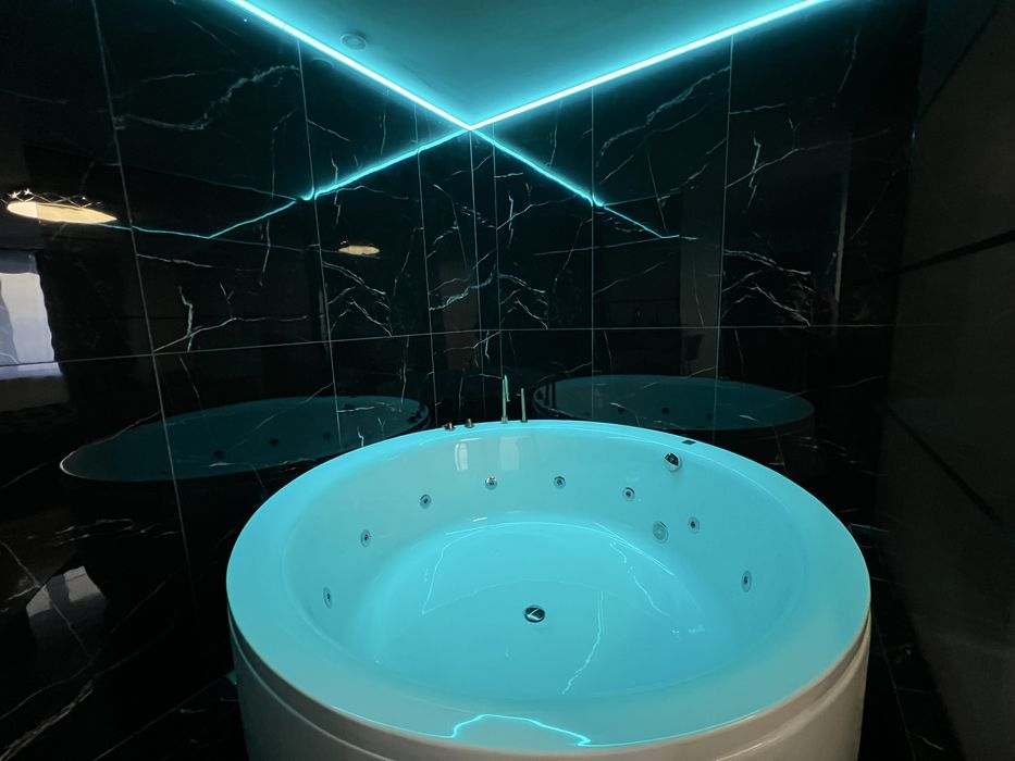 Apartament cu Jacuzzi Privat