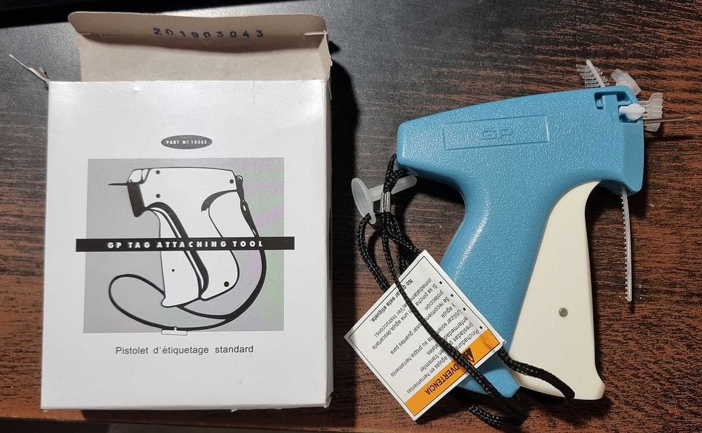 Пистолет за етикети, за дрехи и магазини, с включени 5000 закачалки