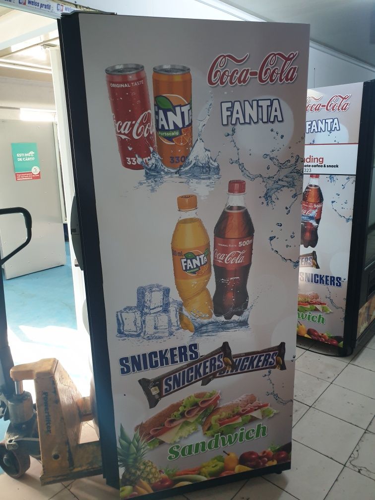 Vând automat bauturi reci / vending