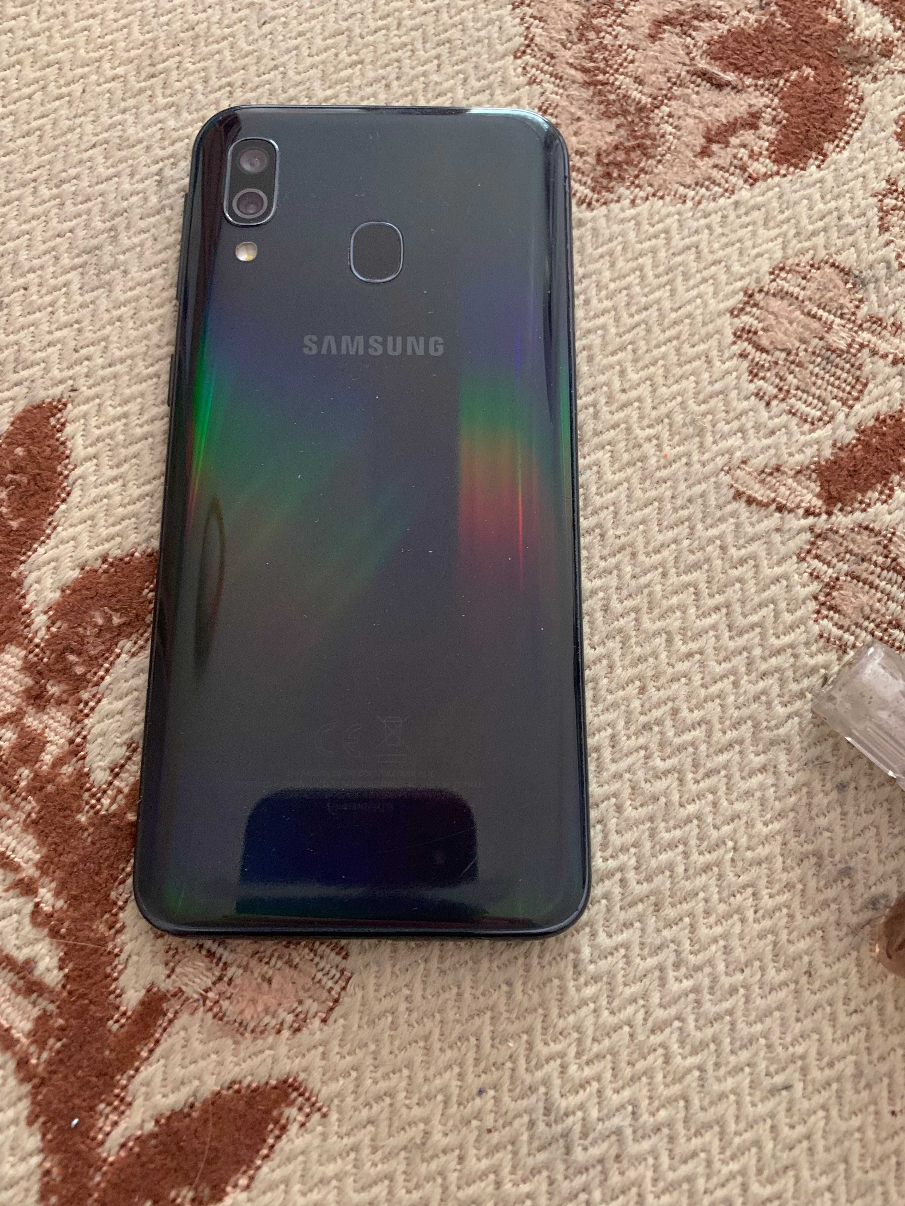 samsung A 40 fisura sticla 150 lei