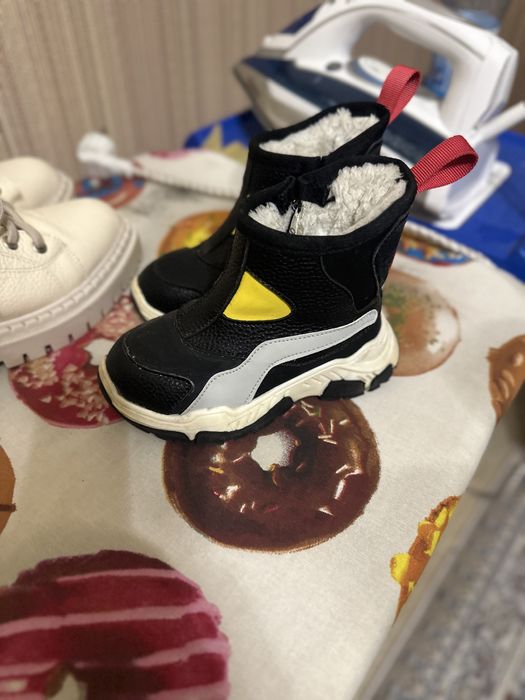 Продам зимние ботиночки