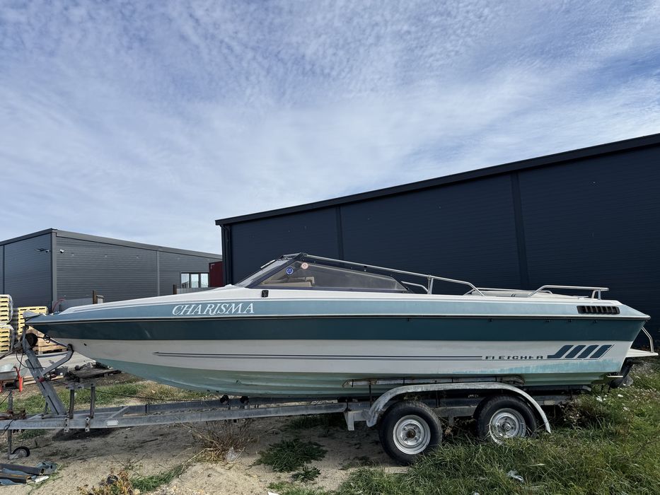 Vand barca motor v8