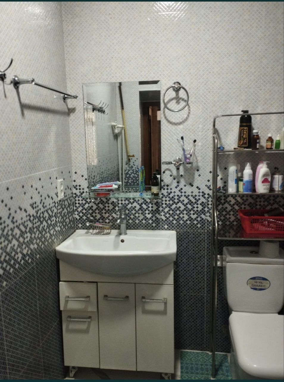 Продаётся дом 6 соток, УЧ КАХРАМОН дан 6 км кирганда ШОДЛИК ту́йхона .