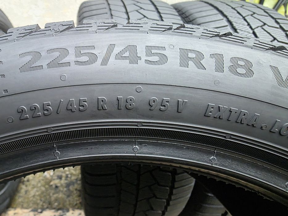 Vând patru anvelope de iarna continental 225  45 18  dot 1223