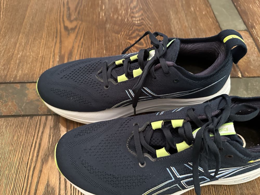 Adidasi Asics Nimbus 26 42.5