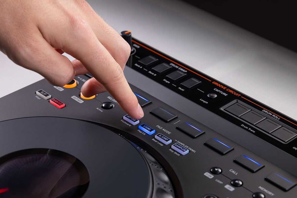 AlphaTheta / Pioneer DDJ-GRV6
