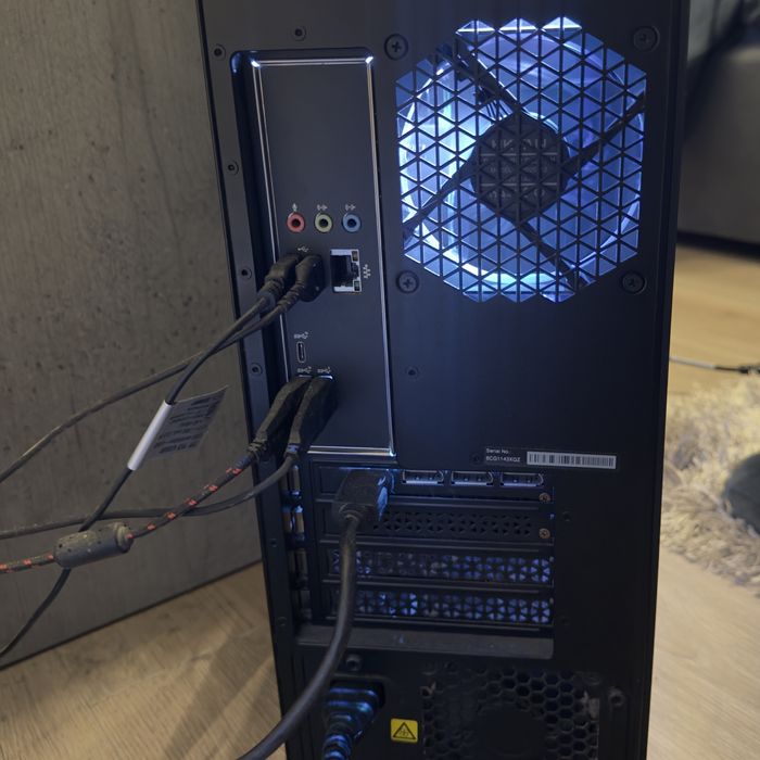 Calculator/PC Gaming cu AMD Ryzen 5 5600G, RTX 3060 + Monitor Gaming