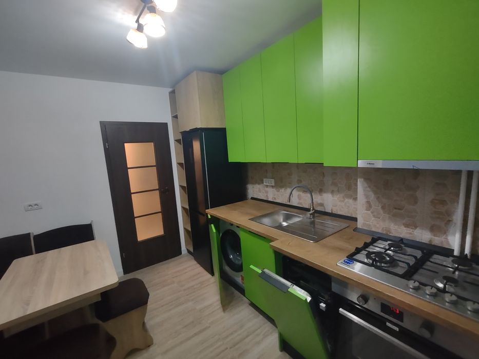 Apartament 2 camere decomandat, etaj 5 Tineretului București.