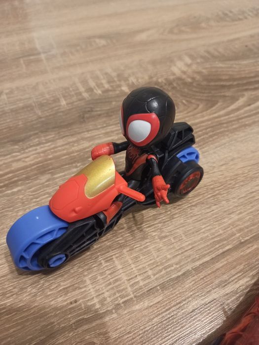 Играчки на супергерои