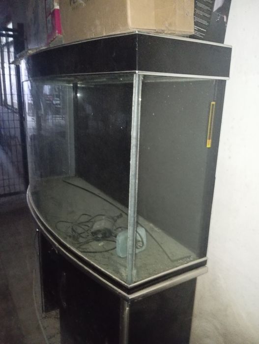 аквариум Бу, в хорошем состоянии не протекает