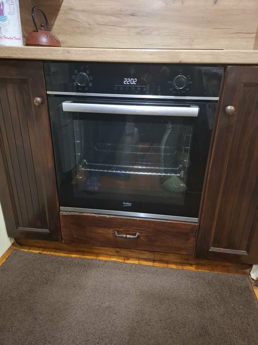 Кухня, шкафове, абсорбатор