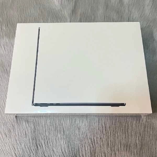 2025 Macbook Air 13,6 M4 NOU Sigilat ! 16GB 256GB Garantie Apple 13.3