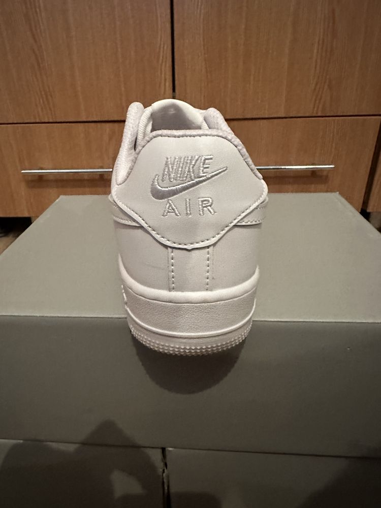 Adidasi Nike Air Force 1 Triple White