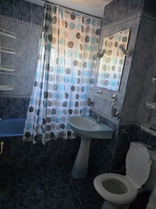 Închiriez apartament