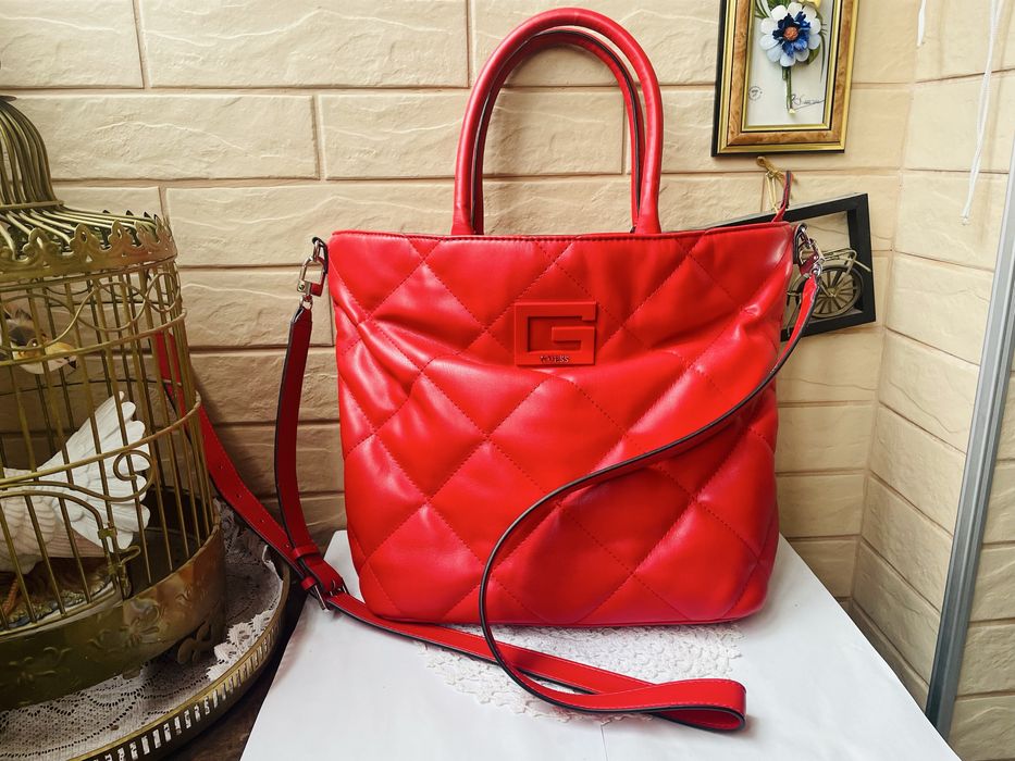 GUESS нова ориг. чанта от Англия