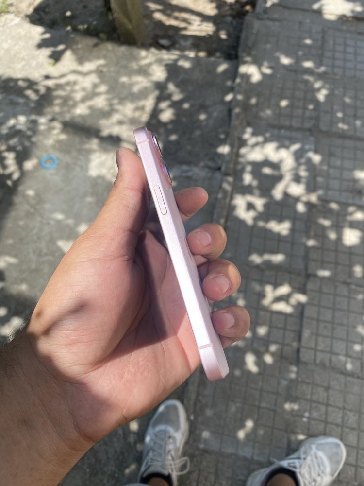 iphone 15 розов