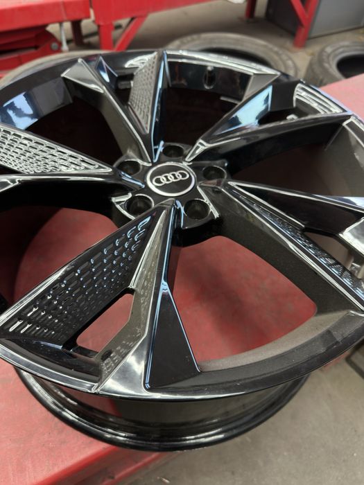 4 броя алуминиеви джанти за АУДИ