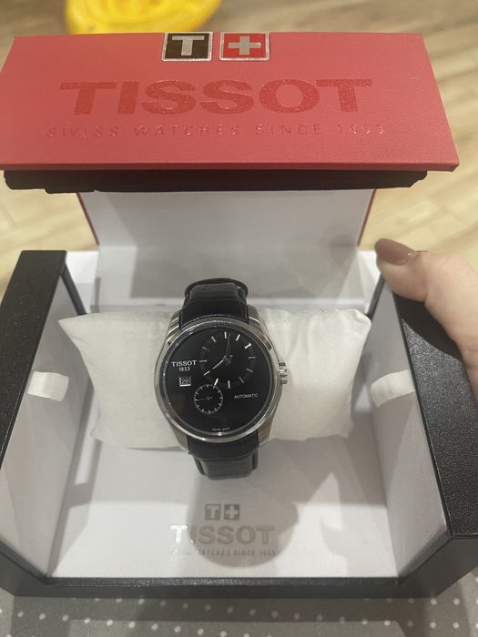 Часовник Tissot stainless steel water resistant 10 bar