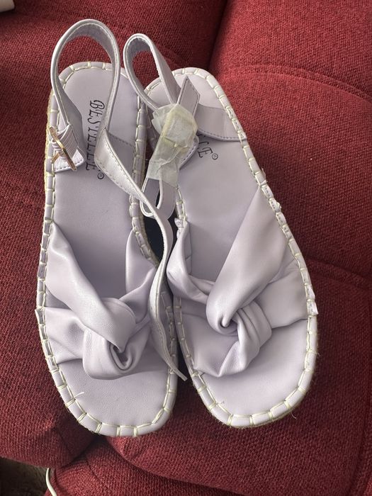 Vand sandale cu platforma 37