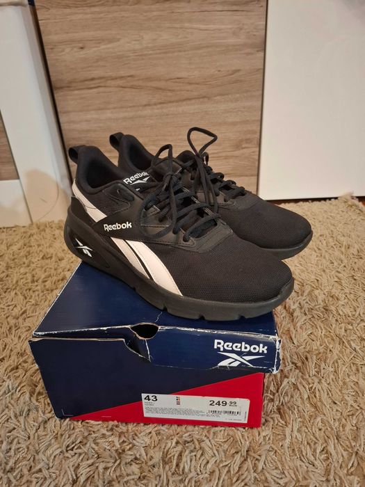 Adidasi negrii reebok