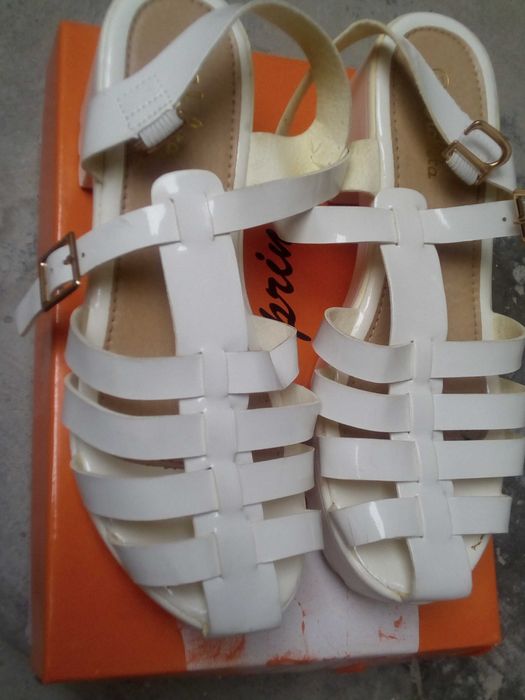 Sandale cu toc gros platforma