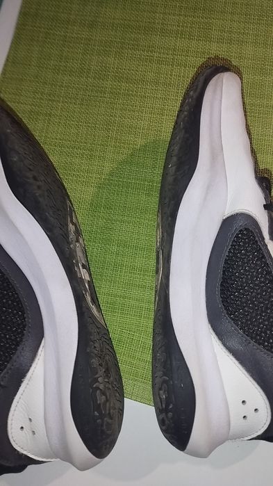 Vand adidasi under armour