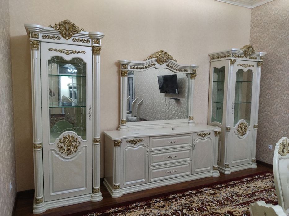 Комплект классической мебели для гостинной