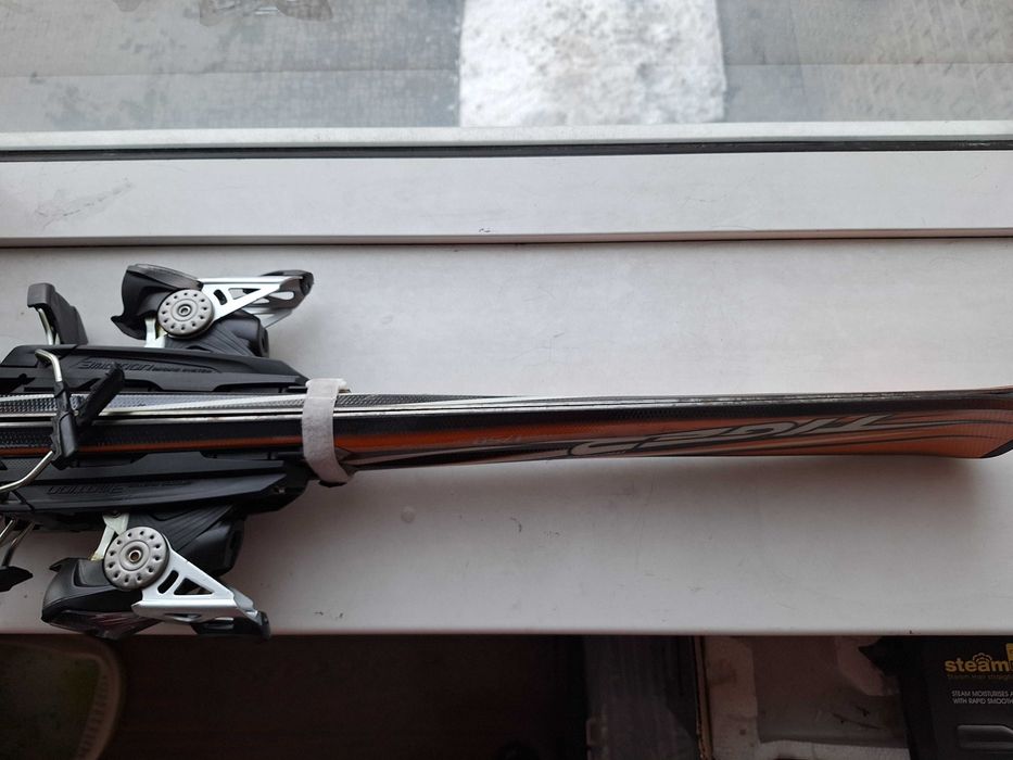 Лыжи горные Völkl Tiger Motion 1750 и палки Rossignol почти новые.