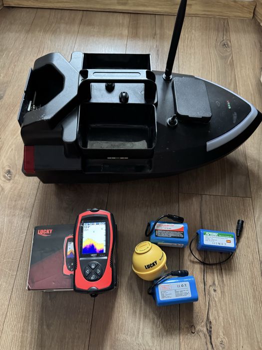 Navomodel plantat cu GPS si autopilot + sonar bonus
