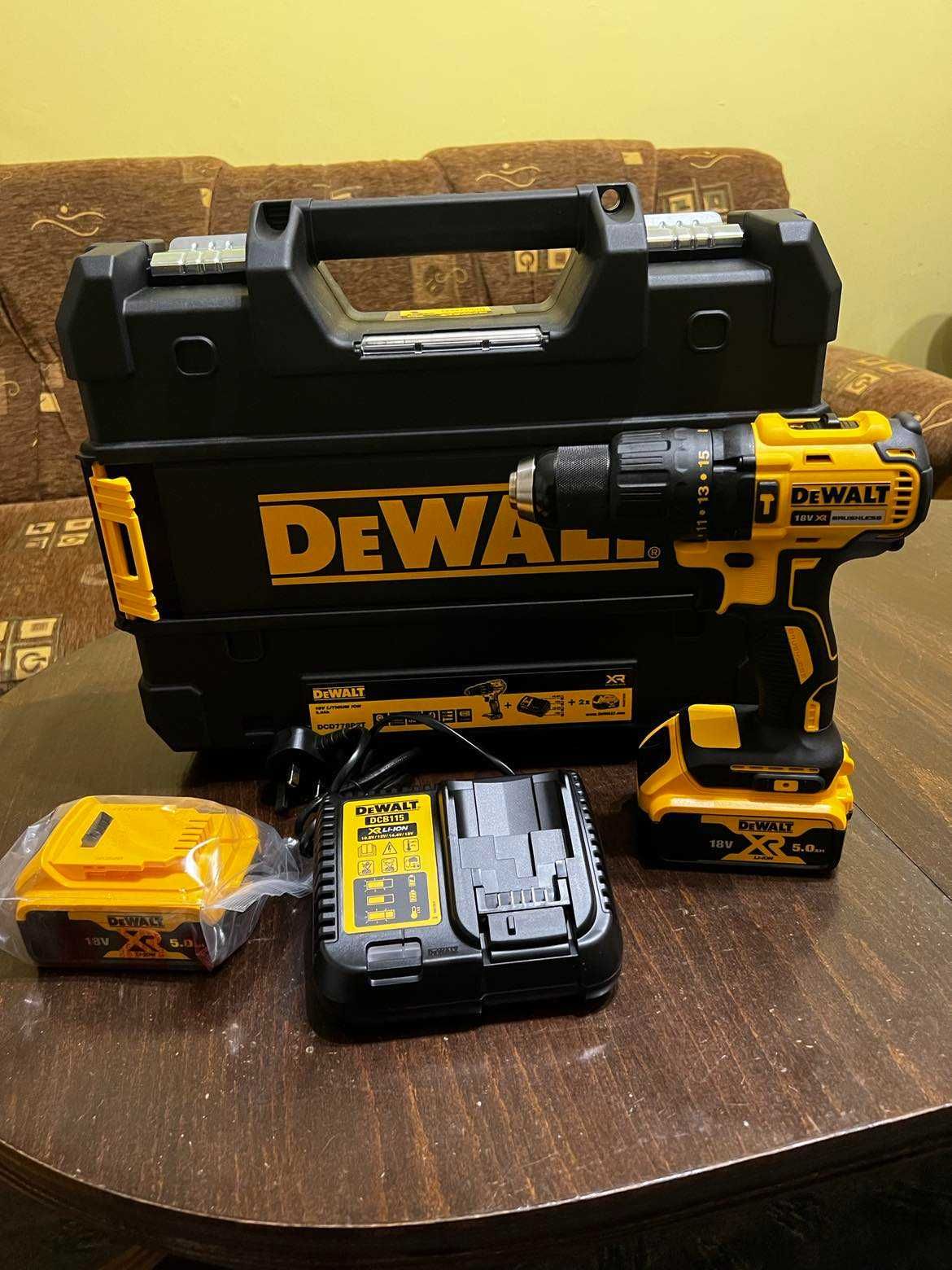 Комплект Ударен винтоверт безчетков DeWALT DCD778N с батерии и зарядно