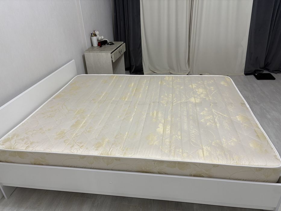 Двухспальная кровать, Россия