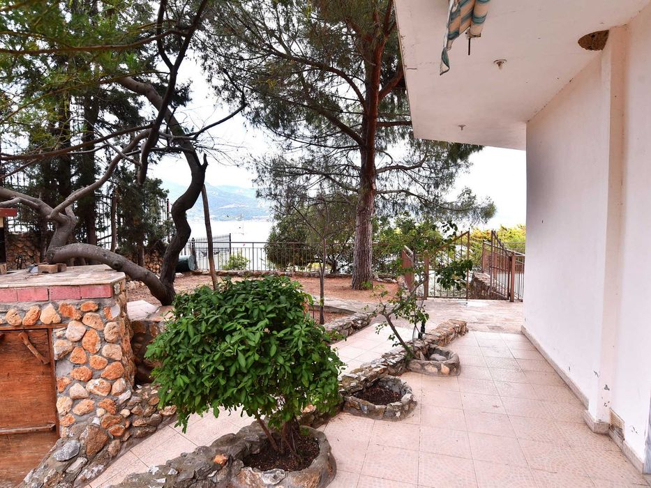 ПРОДАВА се самостоятелна къща 289 кв.м в Хераклица, Кавала (код 8076)